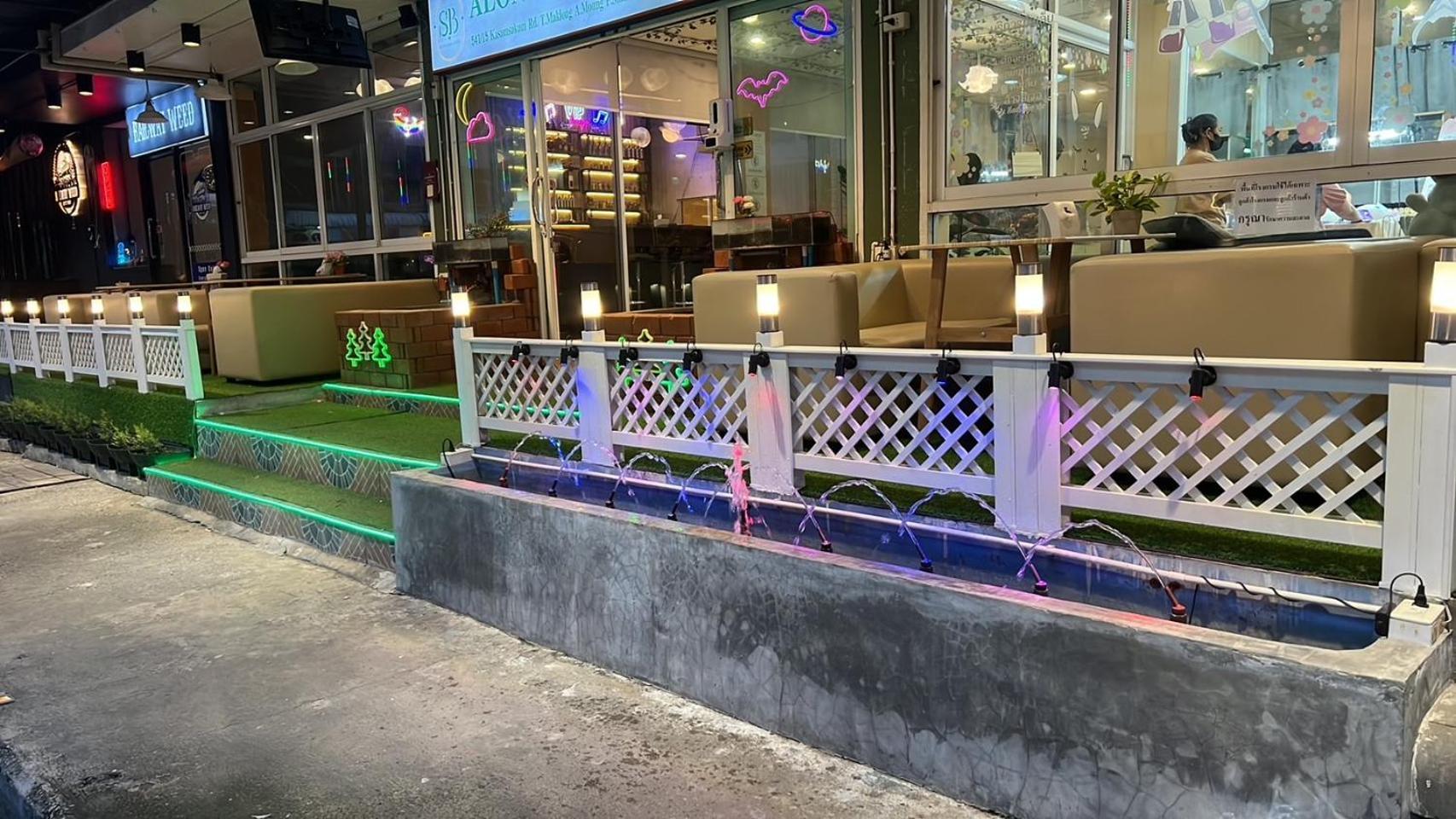 Alongkorn Hotel By Sb Samut Songkhram Exterior photo